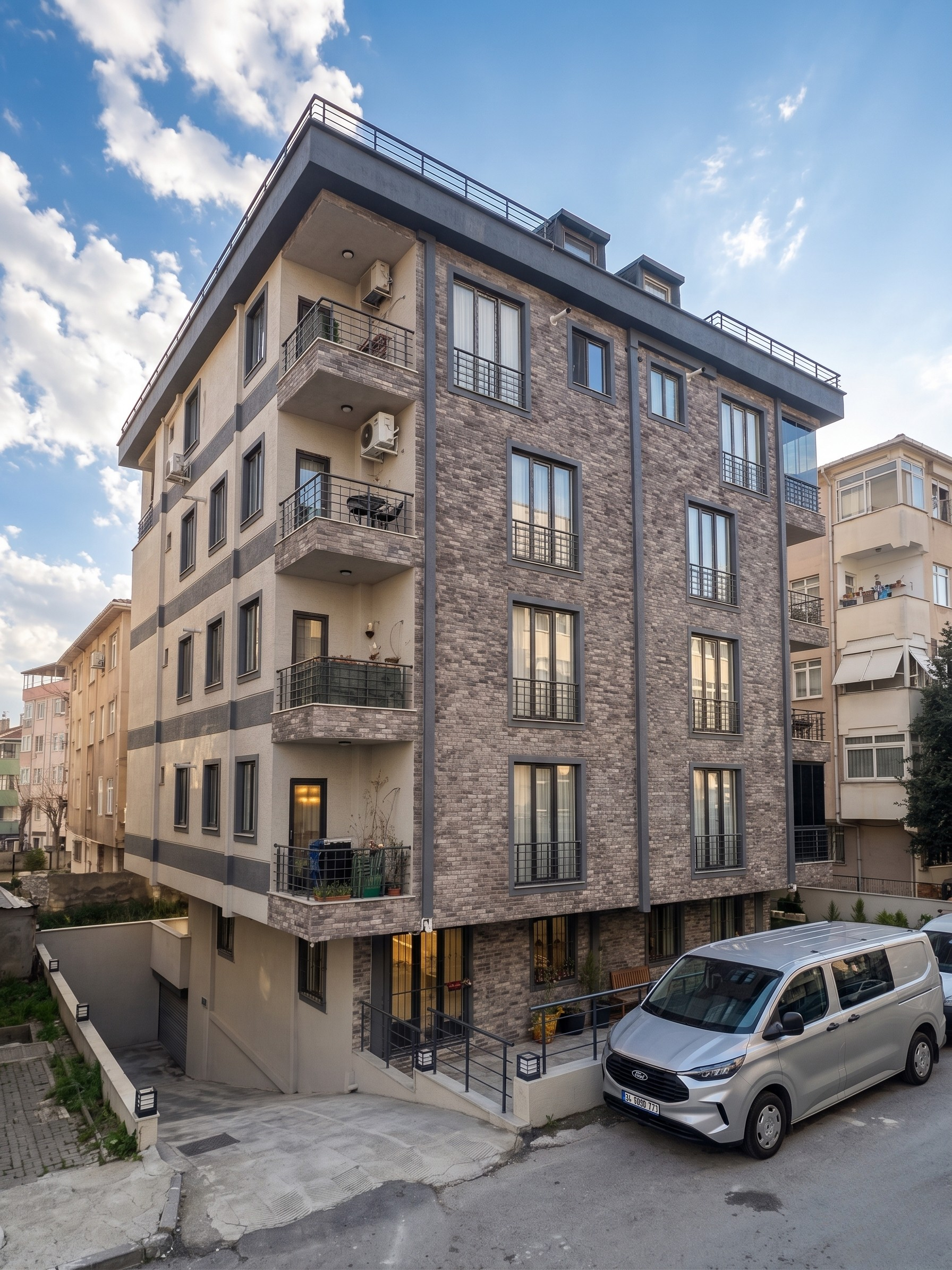 Üsküdar Burhaniye Şimşek Apartmanı